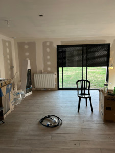 Photo de galerie - Maison de 100 m2  , placo bande et ratissage au plafond . 