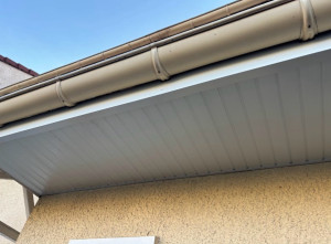 Photo de galerie - Habillage de sous face en pvc avec ses planches de rives en alu