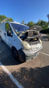 Photo de galerie - Remplacement de la pompe a gasoil et de la courroie d’accessoire sur un utilitaire 