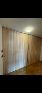Photo de galerie - Porte poser sur un rail coulissant sur mesure 