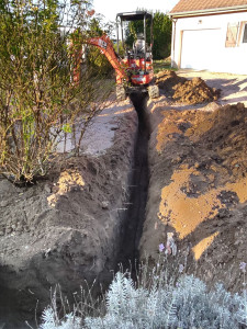 Photo de galerie - Tranchée adduction d'eau potable 