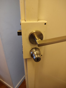 Photo de galerie - Ouverture d' une porte sécurisée sans dégâts.