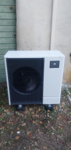 Photo de galerie - Groupe extérieur pompes à chaleur air/eau ecodan de mitsubishi 10kw