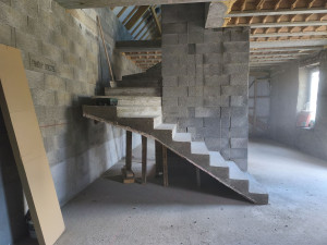 Photo de galerie - Réalisation d'un escalier en beton