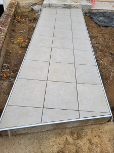 Photo de galerie - Pose carrelage avec profilé de finition. 