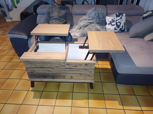 Photo de galerie - Table basse chêne massif et piètement acier 