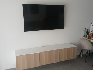 Photo de galerie - Meuble tv et tv 
