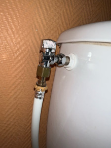 Photo de galerie - Remplacement d’un robinet d’arrêt WC