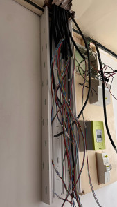 Photo de galerie - Tirage de cable dans la GTL