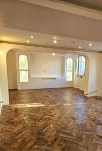 Photo de galerie - Encadrements de TV + niche avec éclairage led