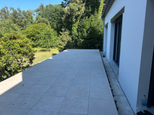 Photo de galerie - Pose terrasse dalle sur plots carreaux 3cm épaisseur 