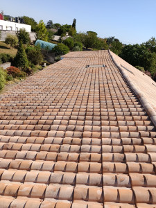 Photo de galerie - Vouillé 79   300m2 couverture romane canal 