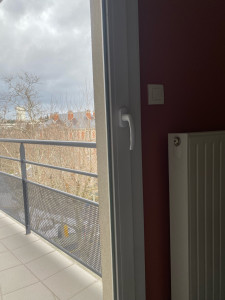 Photo de galerie - Remplacement poignée , réglage crémone et remise en jeu porte fenêtre 