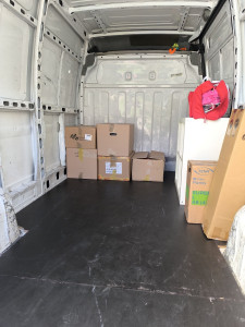 Photo de galerie - Fourgon à disposition avec chauffeur.