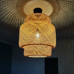 Photo de galerie - Pose et branchement elede ce superbe luminaire à Montpellier