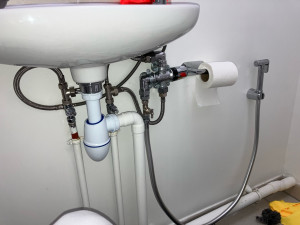 Photo de galerie - Pose d’un mitigeur thermostatique pour Douchette Wc ( température entre 18 et 38 degrés )