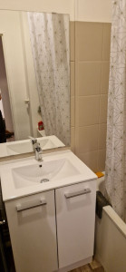 Photo de galerie - Montage de meuble et installation du lavabo avec raccordement, pose de miroir