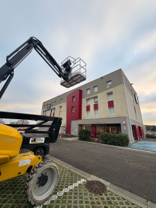 Photo de galerie - Demoussage des façades de : ACE HÔTEL 