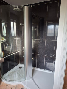 Photo de galerie - Nettoyage de salle de bains.