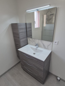 Photo de galerie - Sale de bain rénovée. 