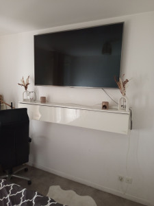 Photo de galerie - Je peux exécuter plusieurs petits travaux supports de télé meuble élément de cuisine tringle de rideau . lustre. montage de meuble . déposer reposer des toilettes des éviers et plein d'autres petites bricoles