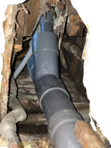 Photo de galerie - Remplacement d’une colonne en fond par du PVC