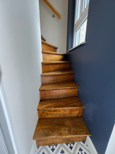 Photo de galerie - Vernissage d’un escalier en bois 
