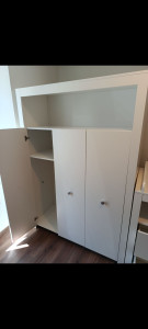 Photo de galerie - Montage de meubles en kit.