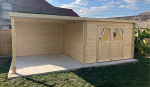 Photo de galerie - Montage abri de jardin avec auvent (fixations à la dalle comprises)