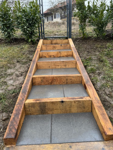 Photo de galerie - Escalier en poutres en chêne 