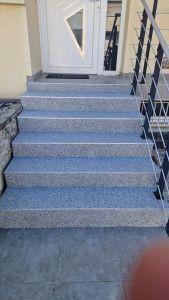 Photo de galerie - Escalier en moquette de pierre – Élégance et durabilité ✨
Nouvelle réalisation d'un escalier extérieur en moquette de pierre, offrant une finition moderne, résistante et antidérapante.
✅ Revêtement en résine et granulats de marbre
✅ Finition soignée 