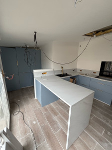 Photo de galerie - Montage et pose d’une cuisine, électricité et plomberie basique 