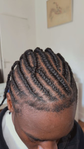 Photo de galerie - M’en styles cornrow braid 