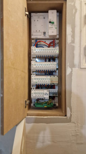 Photo de galerie - Installation de panneau électrique selon la norme