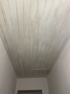 Photo de galerie - Création d’un effet bois ancien sur un plafond