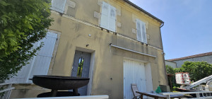 Photo de galerie - Traitement façade fongicide et hydrofuge 