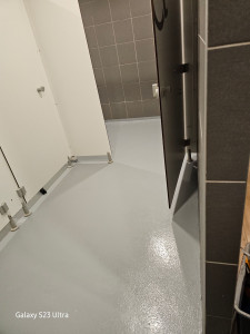 Photo de galerie - Montage de meuble peintre peinture epoxy club de sport plusieur basic fit .garage escaliers terrasse. 