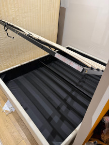 Photo de galerie - Montage lit coffre 