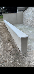 Photo de galerie - Réalisation mur retenue de terre ,pose chapeau + enduit  