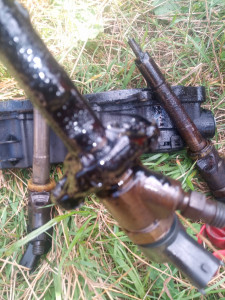 Photo de galerie - Extraction d'injecteurs pris dans de la calcite.