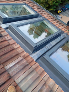 Photo de galerie - Installation de 3 velux 
