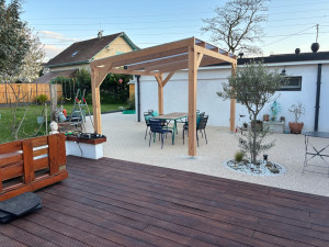 Photo de galerie - Pergolas Douglas naturel avec toiture en polycarbonate 