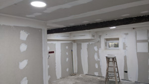 Photo de galerie - Agencement d'un sous sol, pose isolant, doublage murs et plafond en plaques de platre, finition peinture