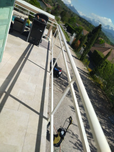 Photo de galerie - Ponçage effectué, première couche penture antirouille 