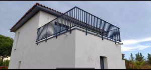 Photo de galerie - Garde corp alu a barreaux