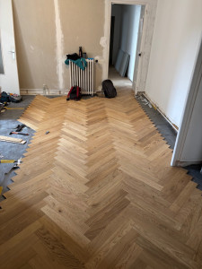 Photo de galerie - Pose de parquet en bâton rompu 