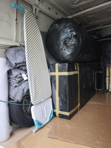 Photo de galerie - Transporteur, déménageur  dynamique et sérieux aide au chargement  et déchargement ( sangle ,diable,  et couvertures)avec un camion 12m3.Pour faciliter le transport
