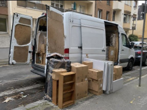 Photo de galerie - Chargement, transport et déchargement de cartons et mobilier