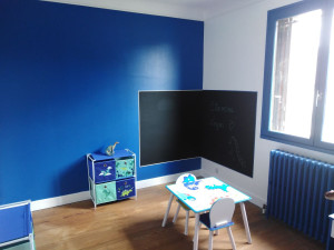 Photo de galerie - Peinture et aménagement d'une chambre 
 pour enfants.