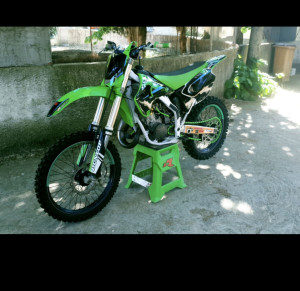 Photo de galerie - 125 kx 2006
Restauration fini
Moteur neuf